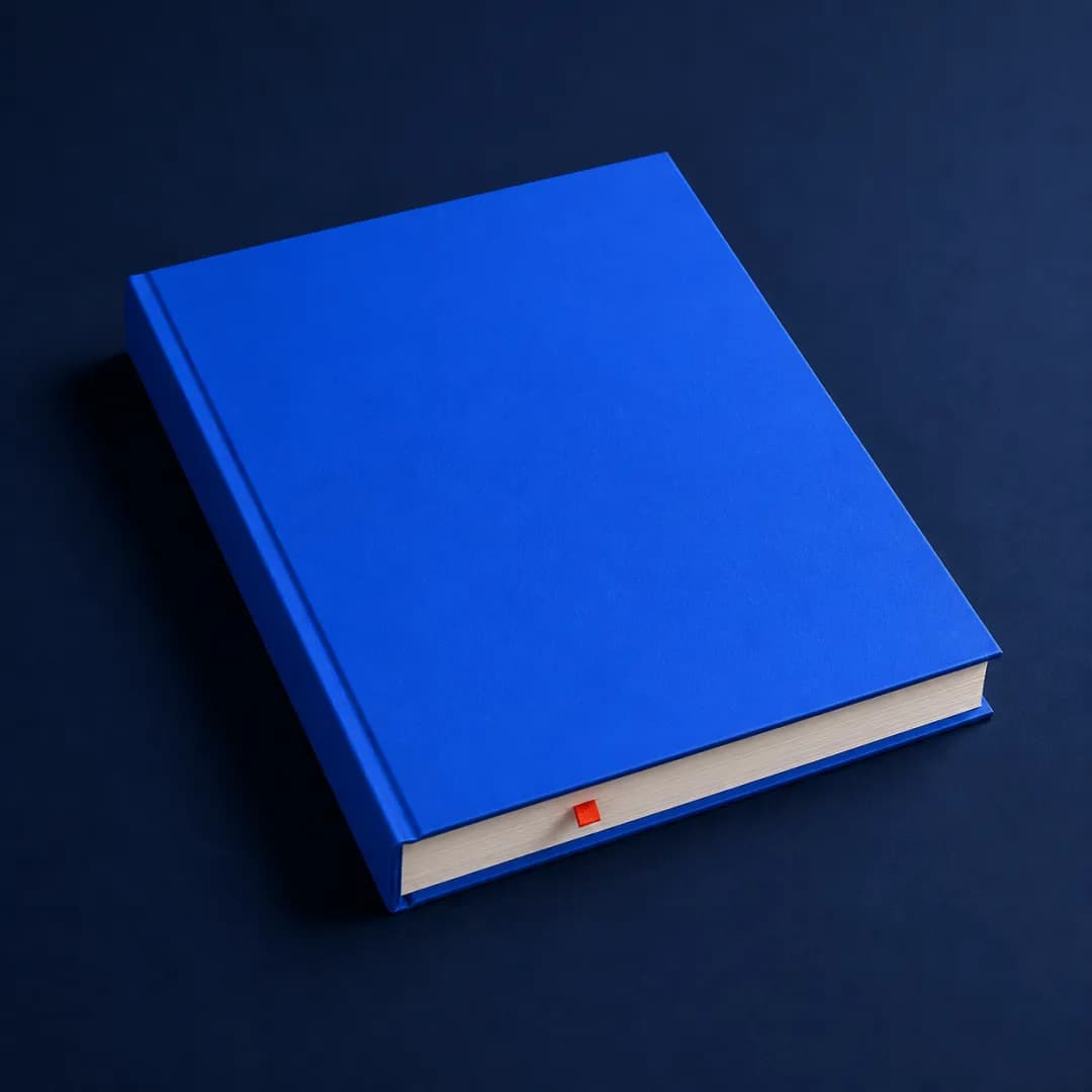 Livro de capa dura azul com lombada quadrada.